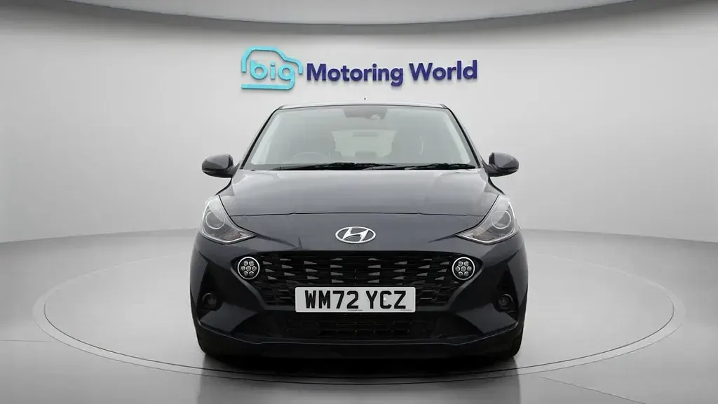 Usado Hyundai i10 Premium 84 HP (61 kW) 2023 Cinzento Citadino