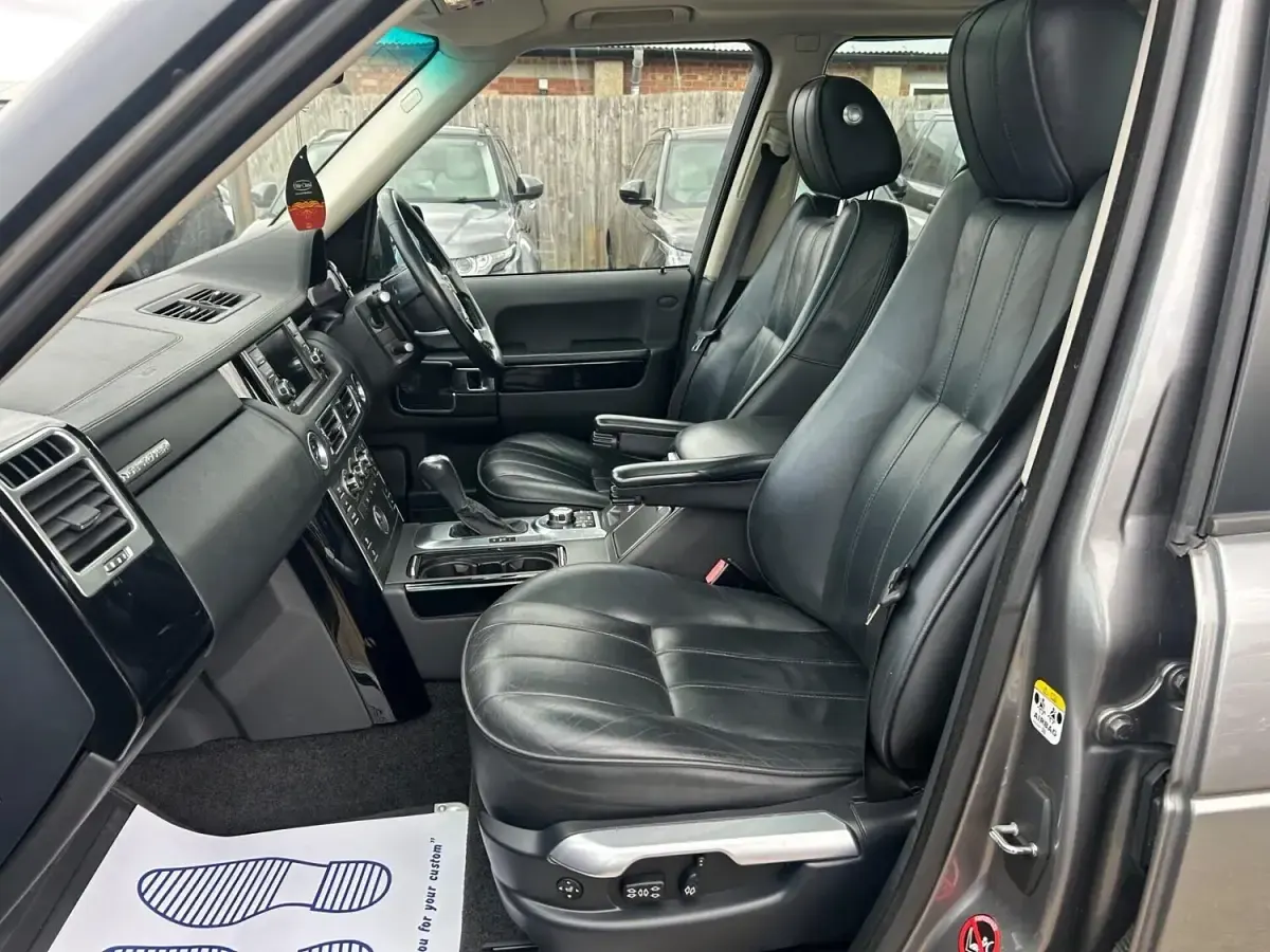 Used Land Rover Range Rover Vogue 271 HP (199 kW) 2010 Grey SUV