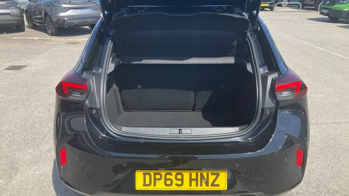 Used Vauxhall Corsa SRi 100 HP (73 kW) 2020 Black Hatchback