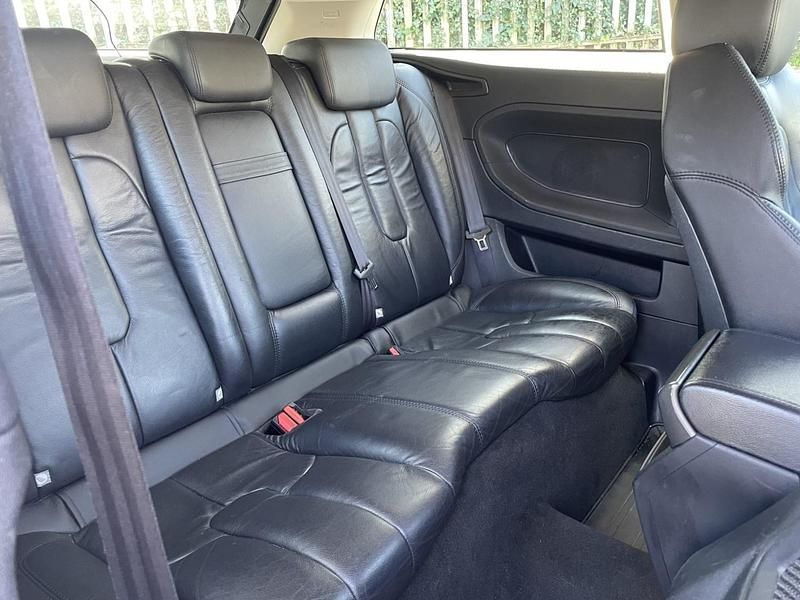 Used Land Rover Range Rover evoque Pure 190 HP (139 kW) 2011 White Coupe