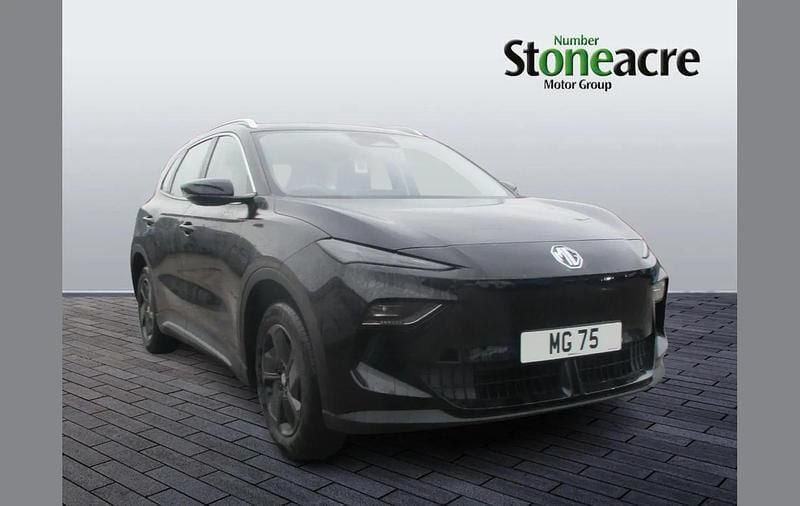 Black New 2025 MG MG5 EV SE Estate | £22,795 (Good price) - Image 1/4