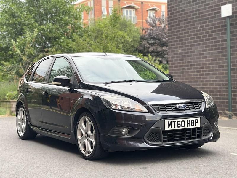 Black Used 2011 Ford Focus Zetec Hatchback | £2,475 (Fair price) - Image 1/4