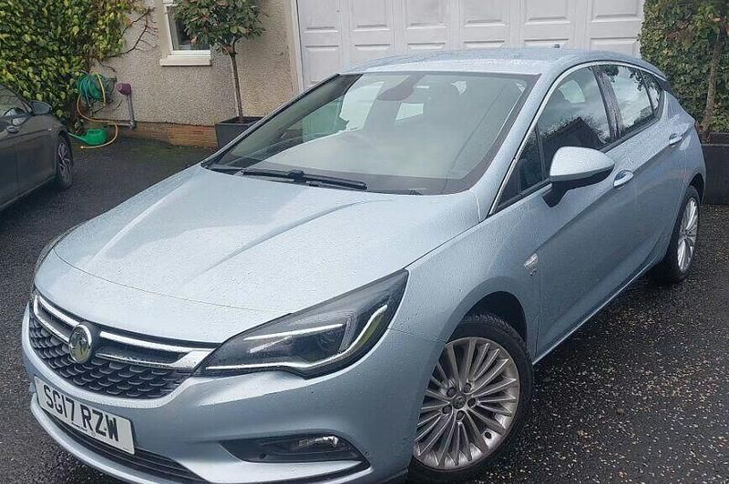 Used Vauxhall Astra Elite 150 HP (110 kW) 2017 Silver Hatchback