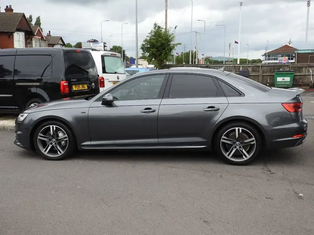 Used Audi A4 S-Line 190 HP (139 kW) 2017 Grey Sedan