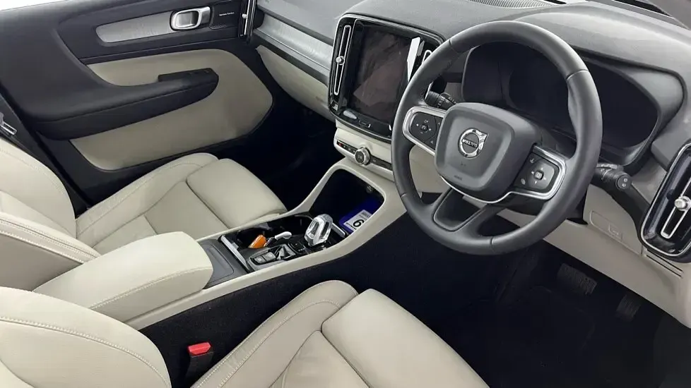Used Volvo XC40 Ultimate 194 HP (142 kW) 2023 Blue SUV