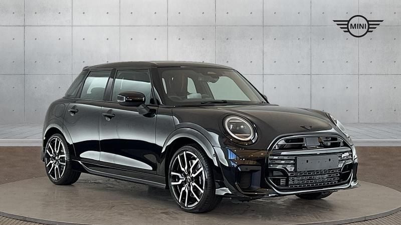 Used Mini Cooper Hatch 113 kW (154 HP) 2025 Black Hatchback