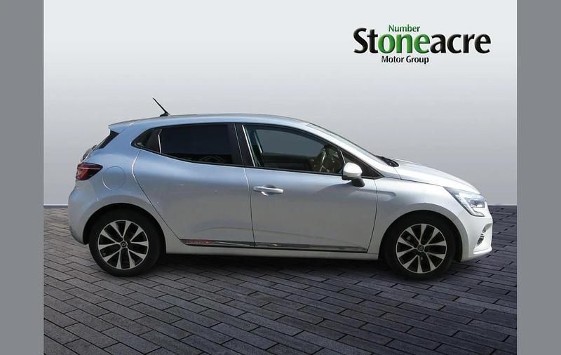 Used Renault Clio V Iconic 99 HP (72 kW) 2020 Silver Hatchback