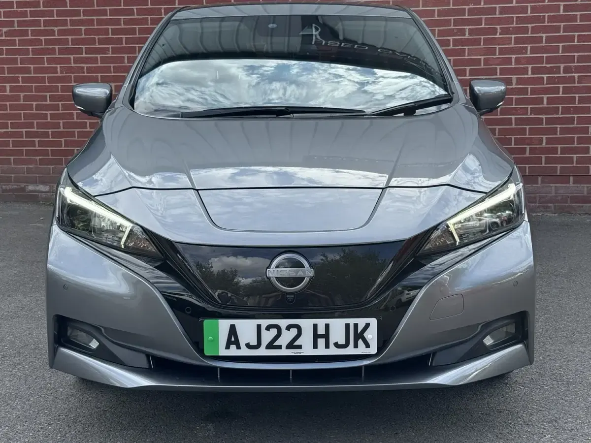 Used Nissan Leaf N-Connecta 110 kW (150 HP) 2022 Grey Hatchback