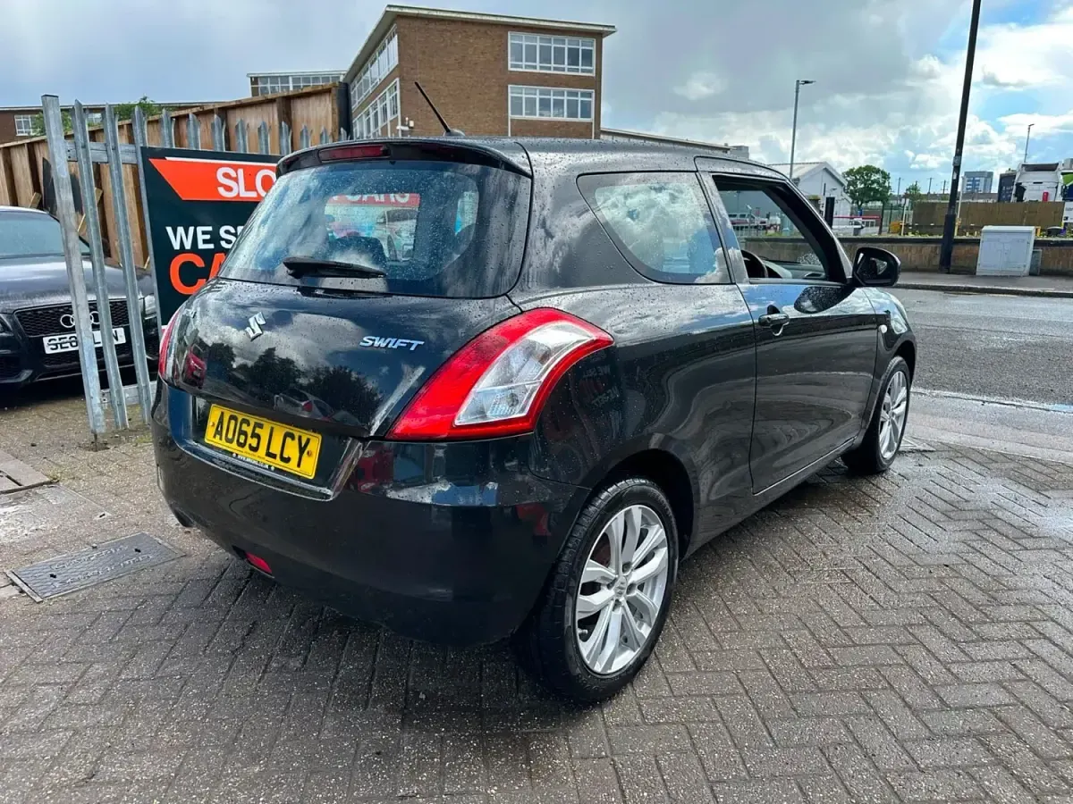 Używany Suzuki Swift SZ3 2015 Czarny Hatchback