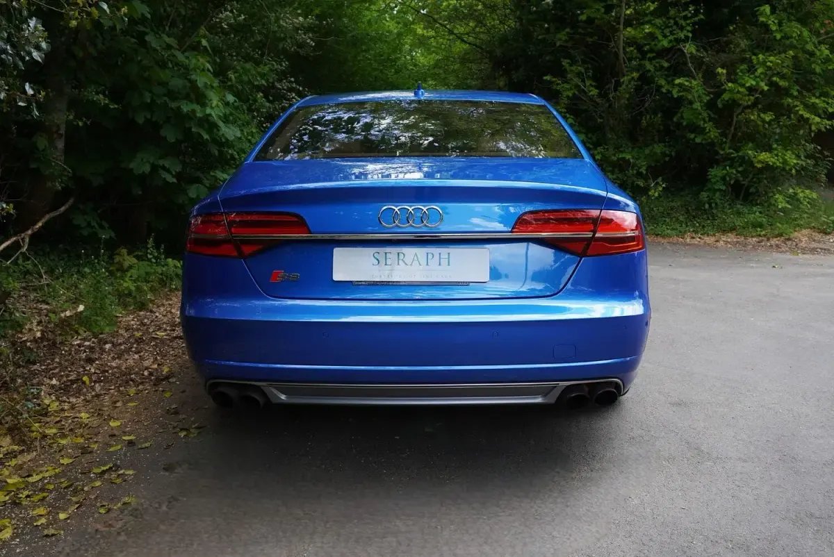 Used Audi S8 Comfort 520 HP (382 kW) 2015 Blue Sedan