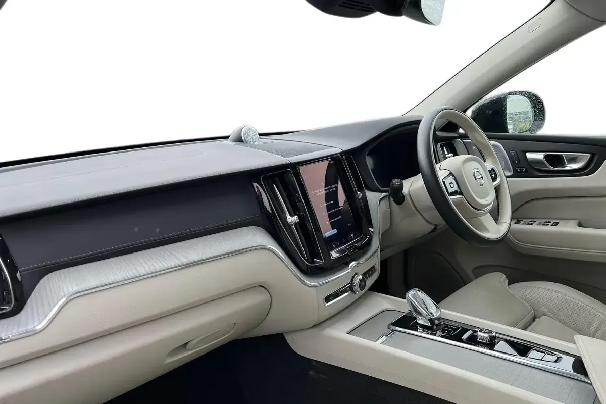 Used Volvo XC60 Ultra 250 HP (183 kW) 2025 Denim blue SUV
