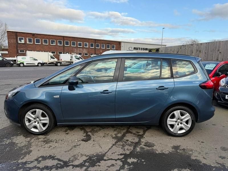 Used Vauxhall Zafira 130 HP (95 kW) 2015 Blue MPV