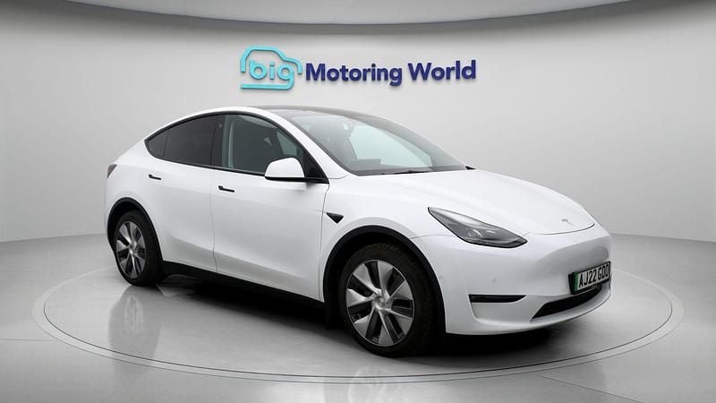 White Used 2022 Tesla Model Y Long Range AWD SUV | £23,800 (Good price) - Image 1/4
