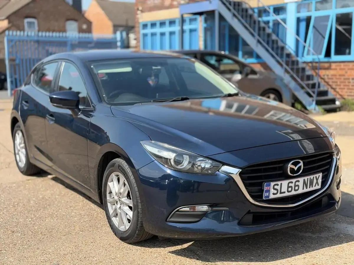 Used Mazda 3 165 HP (121 kW) 2016 Blue Hatchback