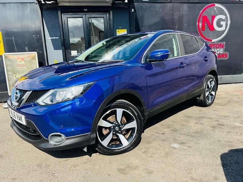 Blue Used 2016 Nissan Qashqai N-Connecta SUV | £6,990 (Good price) - Image 1/4