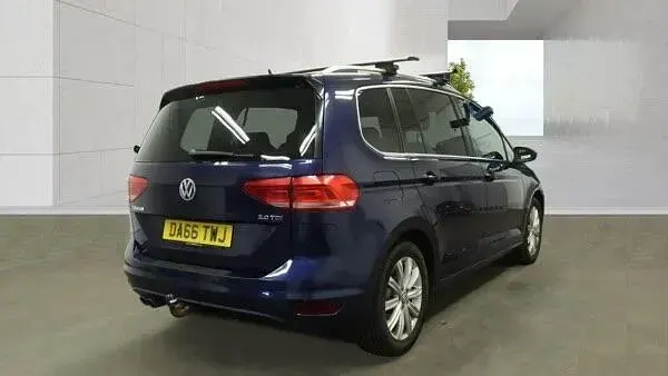 Used VW Touran SEL 190 HP (139 kW) 2016 Blue MPV
