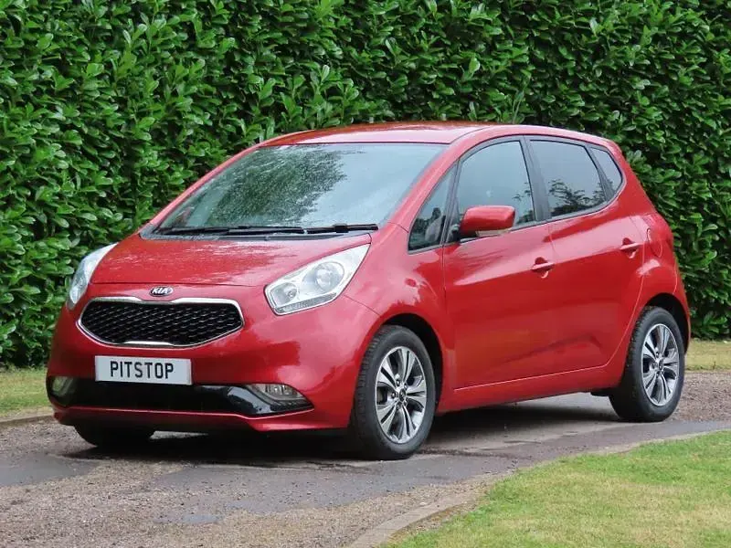 Used Kia Venga 123 HP (90 kW) 2016 Red Hatchback