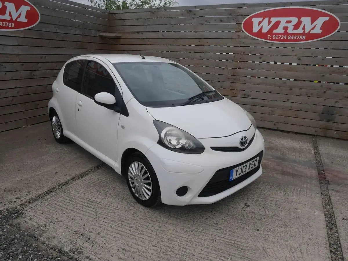 Used Toyota Aygo 68 HP (50 kW) 2013 White Hatchback
