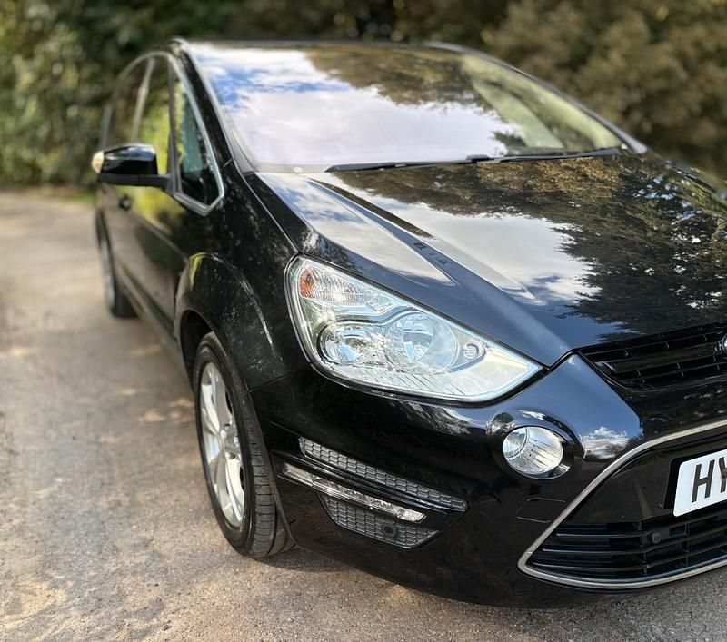 Used Ford S-MAX Titanium 140 HP (102 kW) 2012 Black MPV