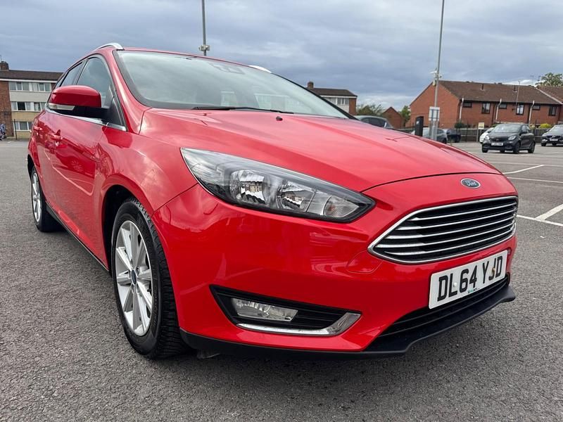 Used Ford Focus Titanium 125 HP (91 kW) 2015 Red Estate