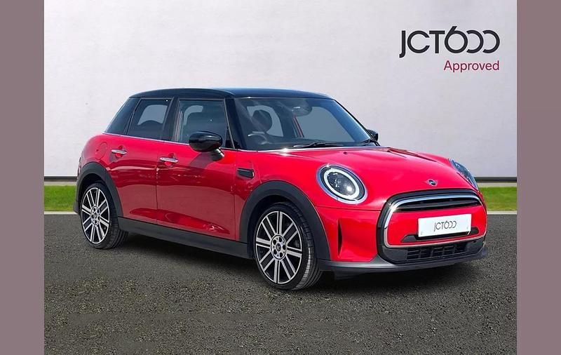 Red Used 2021 Mini Cooper Exclusive Hatchback | £16,350 (A bit pricey) - Image 1/4