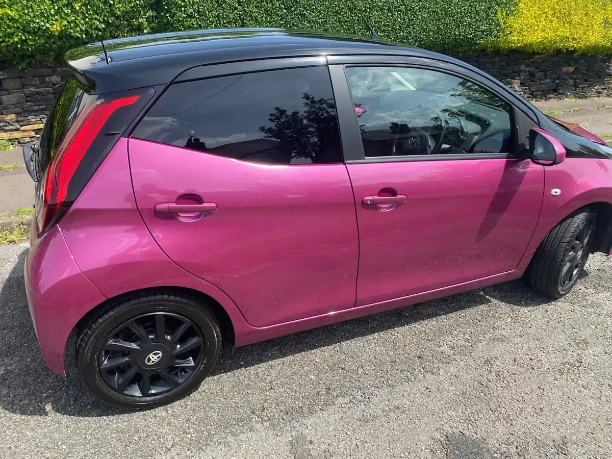 Used Toyota Aygo X-cite 72 HP (52 kW) 2018 Purple Hatchback