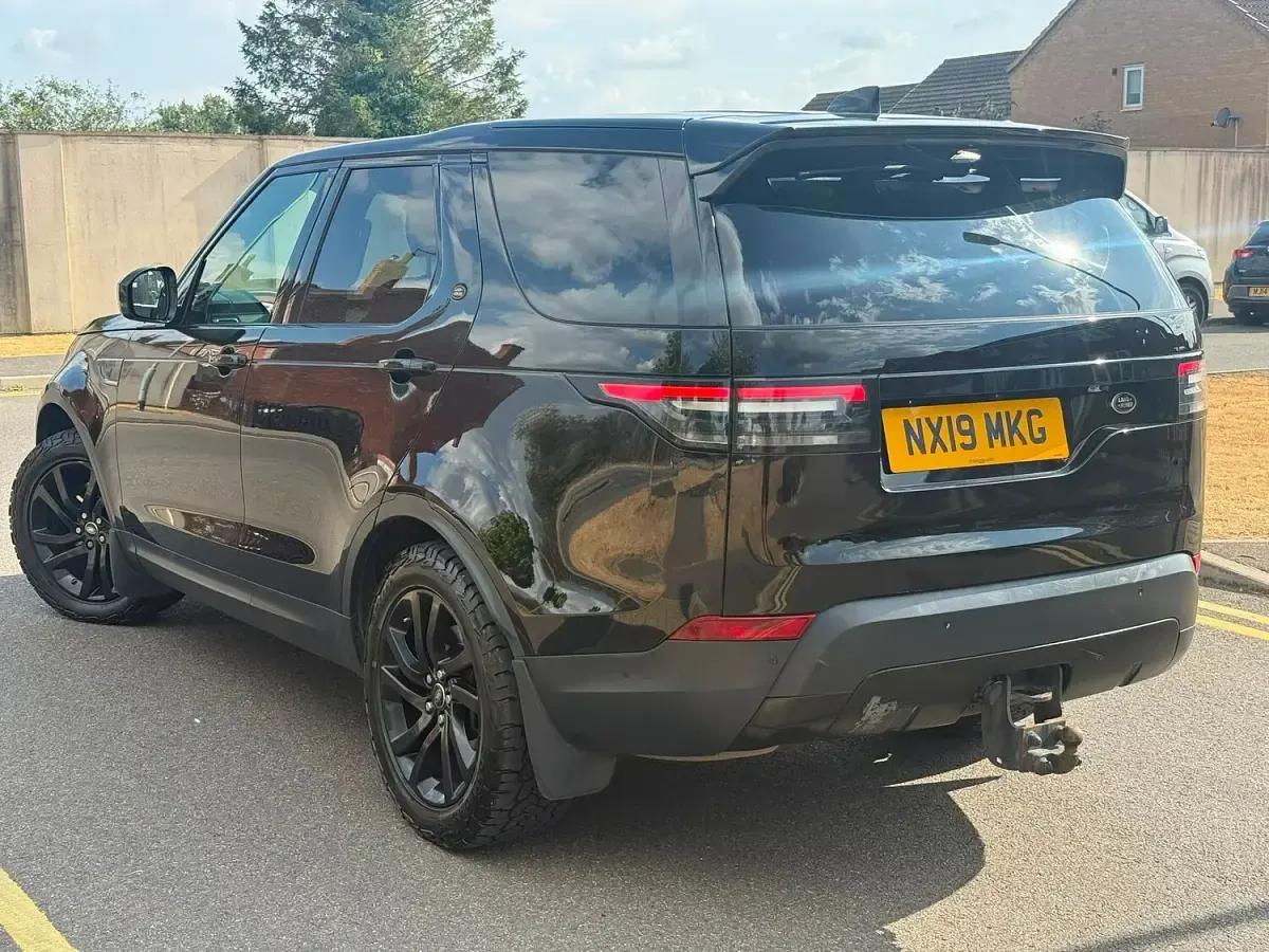 Used Land Rover Discovery SE 2019 Black SUV