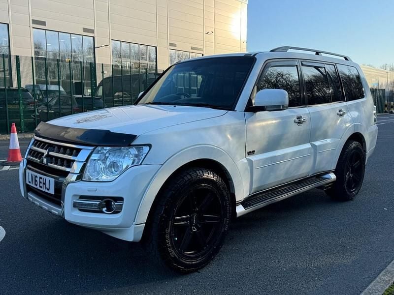 Used Mitsubishi Shogun 187 HP (137 kW) 2016 White SUV