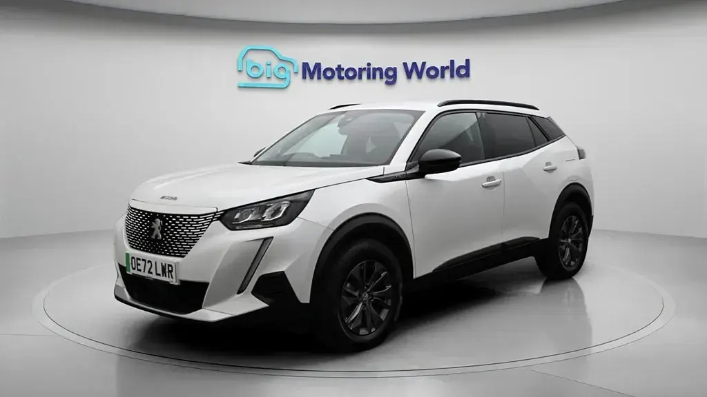 Używany Peugeot e-2008 Active+ 100 kW (136 KM) 2022 SUV
