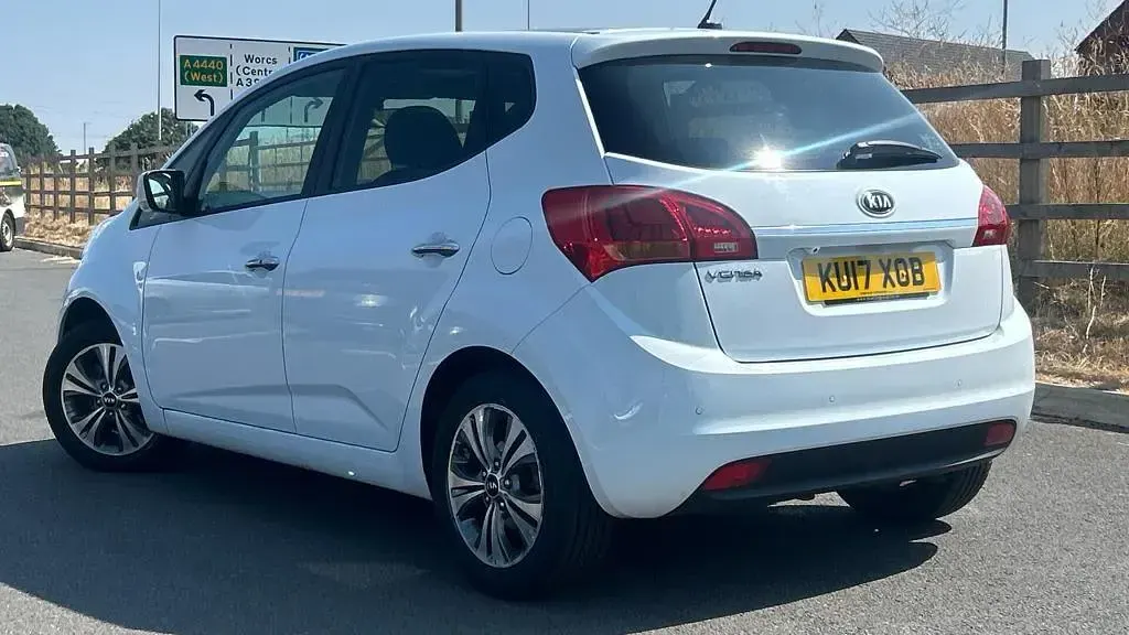 Used Kia Venga 123 HP (90 kW) 2017 White Hatchback