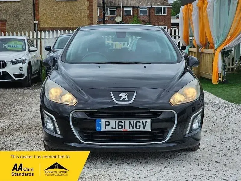 Gebraucht Peugeot 308 Active 92 PS (67 kW) 2012 Schwarz Kleinwagen
