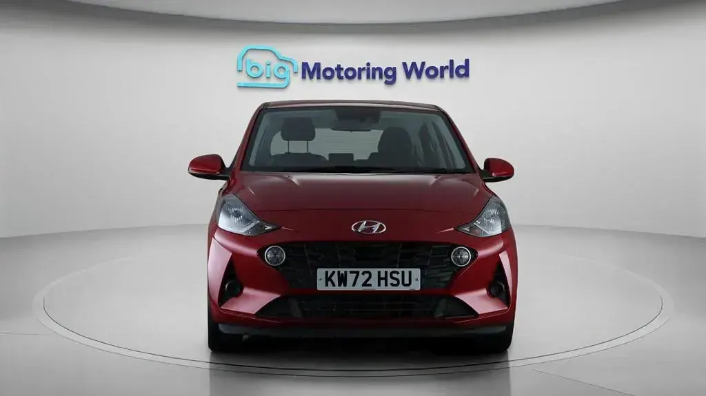 Used Hyundai i10 SE 67 HP (49 kW) 2023 Red Hatchback