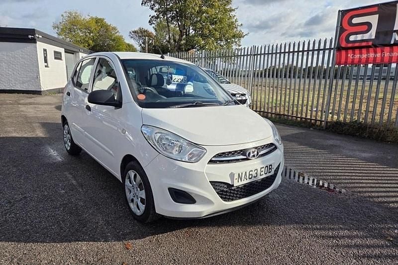White Used 2013 Hyundai i10 Classic Hatchback | £2,299 (Fair price) - Image 1/1