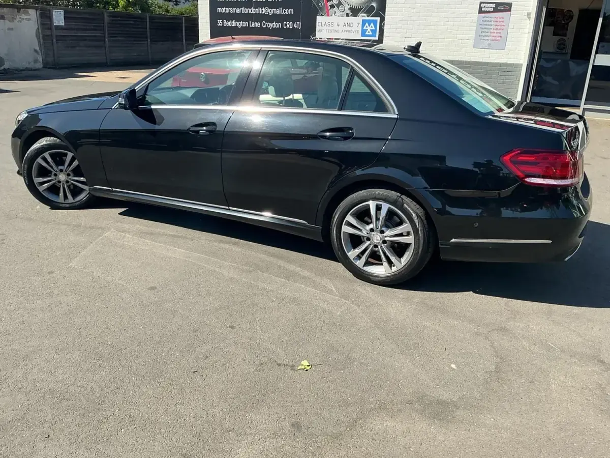 Begagnad Mercedes E220 SE 2015 Svart Sedan