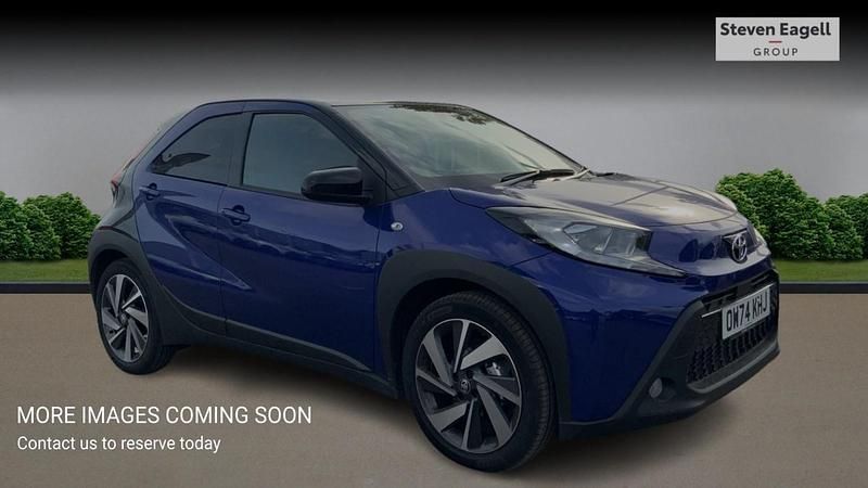 Blue New 2025 Toyota Aygo Hatchback | £17,124 (Fair price) - Image 1/4