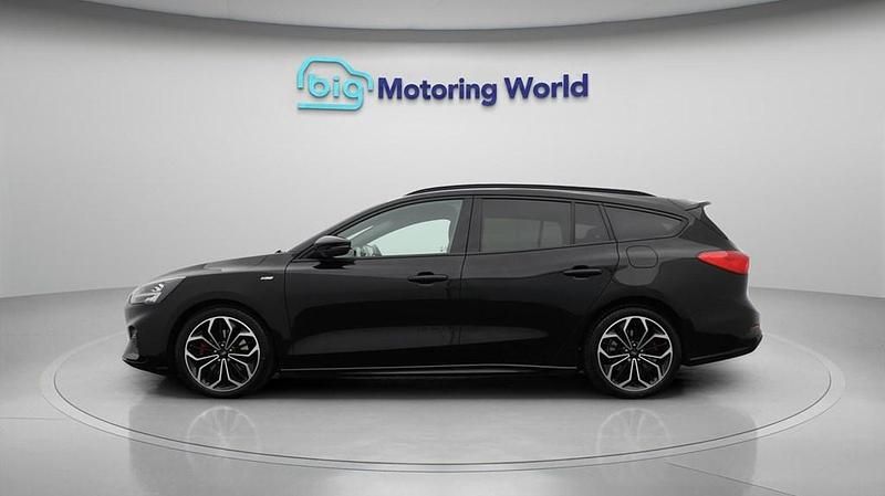 Used Ford Focus ST-Line X 120 HP (88 kW) 2021 Black Estate