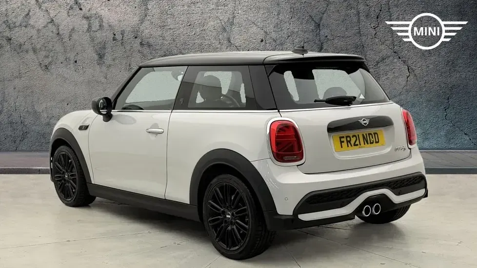 Used Mini Cooper S Exclusive 176 HP (129 kW) 2021 Silver Hatchback