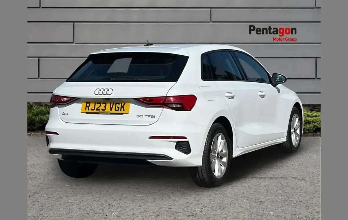 Begagnad Audi A3 108 HK (79 kW) 2023 Vit Sedan