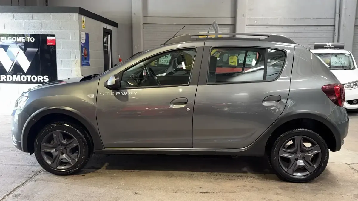 Used Dacia Sandero Stepway 90 HP (66 kW) 2018 Grey Hatchback