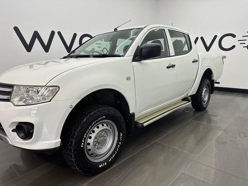 Used Mitsubishi L200 134 HP (98 kW) 2015 White Pickup