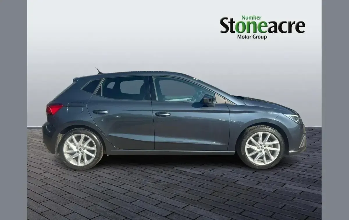 Begagnad Seat Ibiza FR 115 HK (84 kW) 2024 Grå Halvkombi