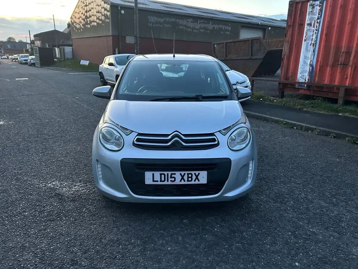 Usado Citroën C1 Feel 68 HP (50 kW) 2015 Cinzento Citadino