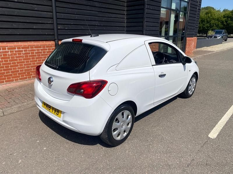 Used Vauxhall Corsa 95 HP (69 kW) 2018 White Van