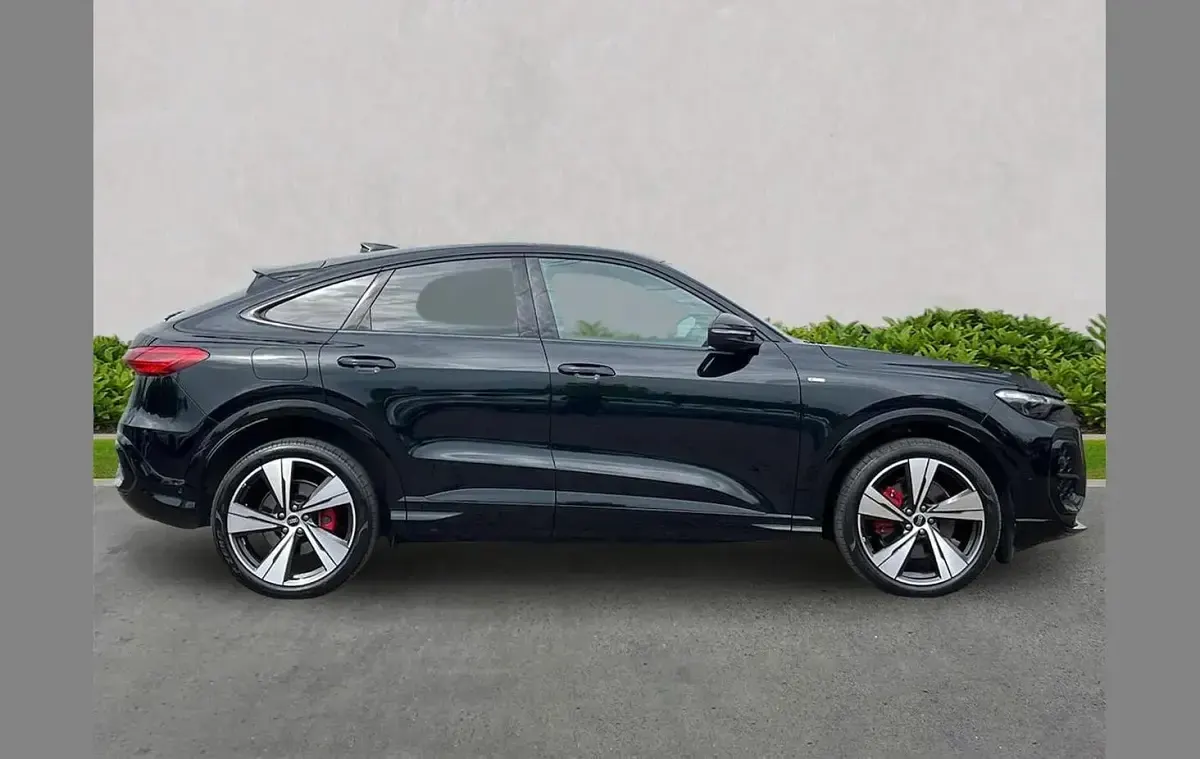 Used Audi Q5 Sportback Performance 204 HP (150 kW) 2025 Black SUV