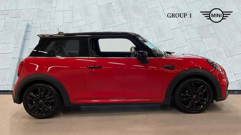 Used Mini Cooper Hatch 134 HP (98 kW) 2023 Red Hatchback