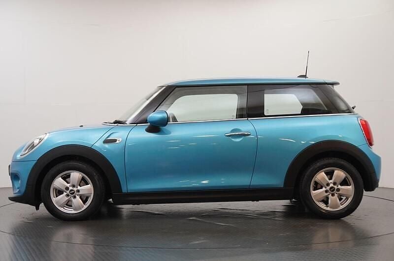 Used Mini Cooper Hatch 134 HP (98 kW) 2018 Blue Hatchback