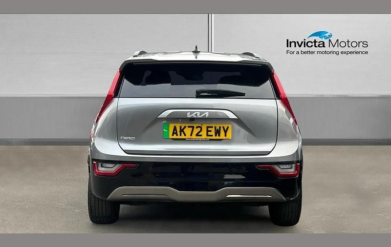 Used Kia e-Niro 150 kW (204 HP) 2023 Grey SUV