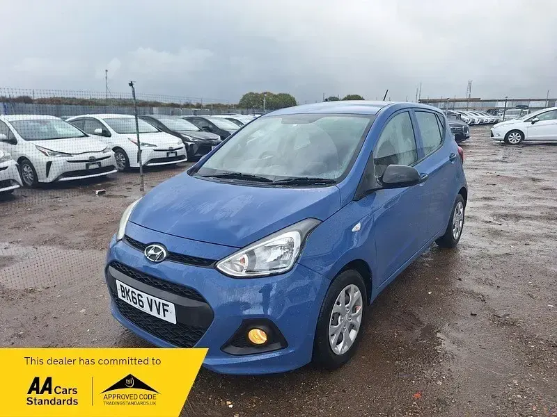 Gebraucht Hyundai i10 66 PS (48 kW) 2016 Blau Kleinwagen