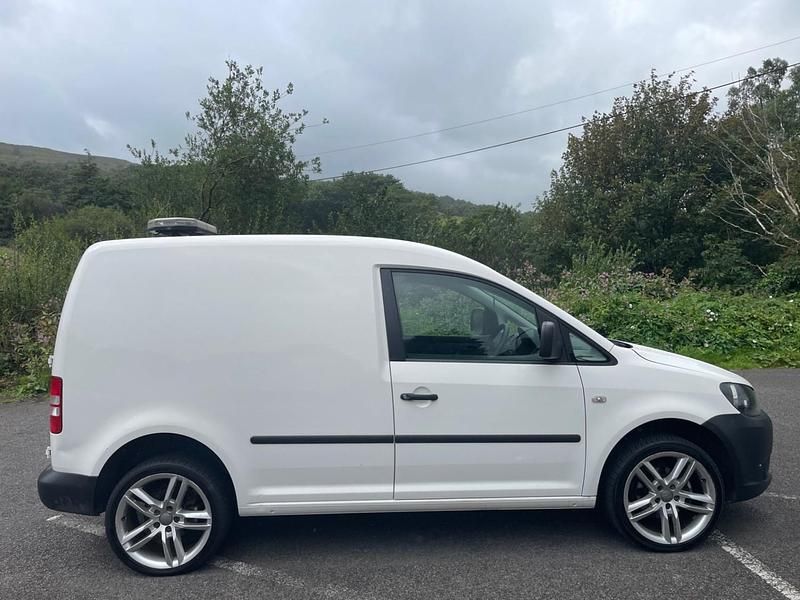 Begagnad VW Caddy Startline 102 HK (75 kW) 2017 Vit Minibuss
