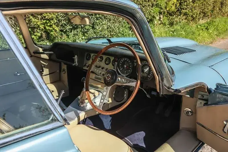 Usado Jaguar E-Type 269 CV (197 kW) 1962 Azul Coupe